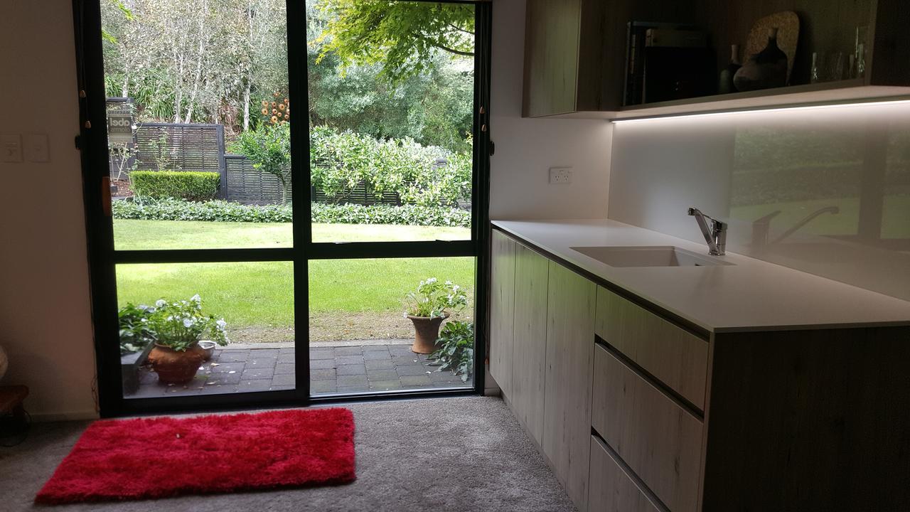 Sequoia Steps Bed & Breakfast นิวพลีมัธ ภายนอก รูปภาพ
